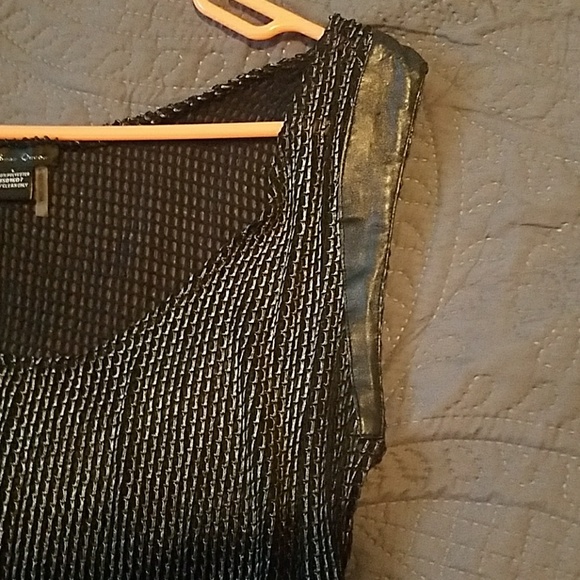 Top - Picture 2 of 3